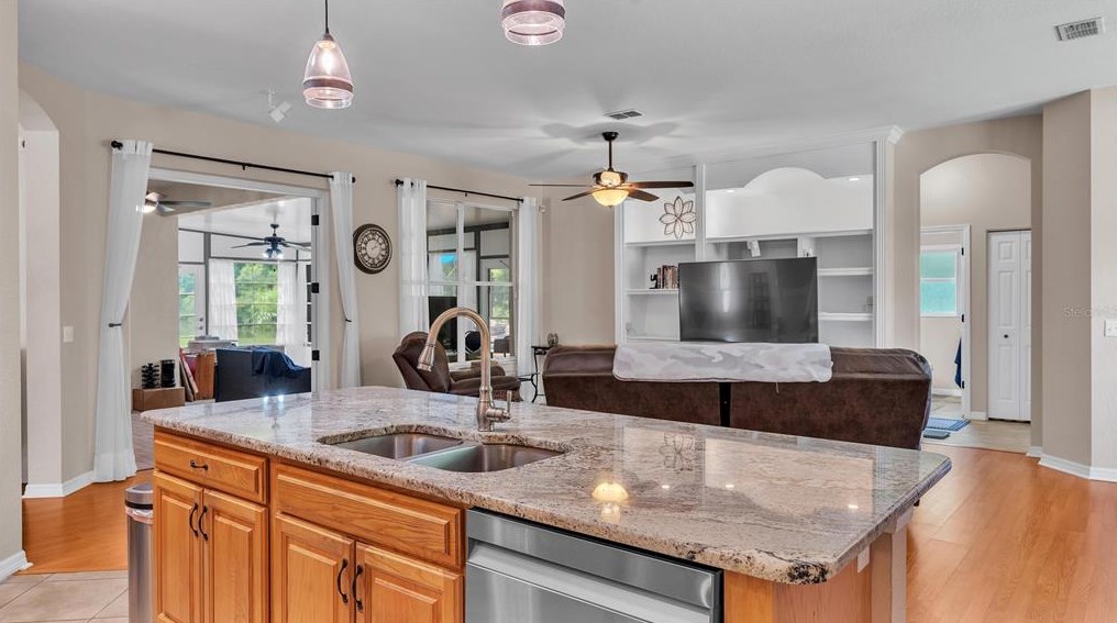 2701 Spg Mdw Dr, Plant City FL  33566-9618 exterior