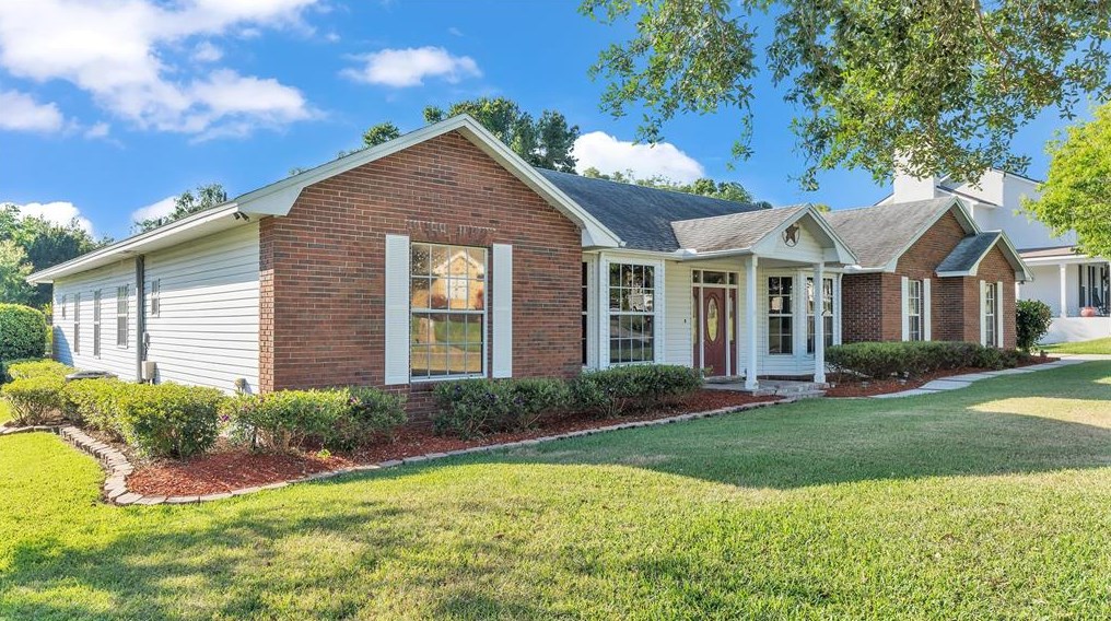5818 Coveview Dr, Lakeland FL  33813-4811 exterior