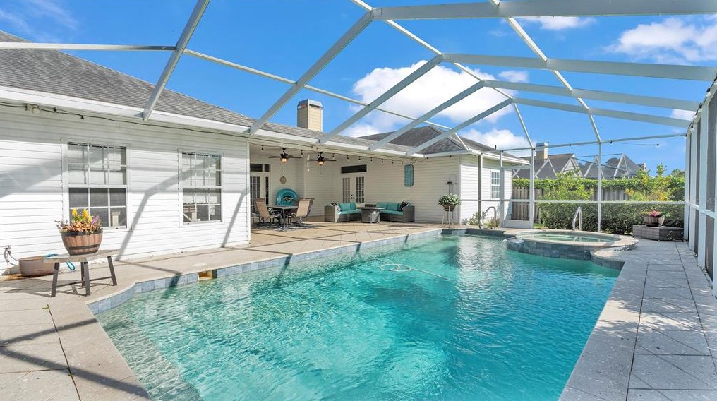 5818 Coveview Dr, Lakeland FL  33813-4811 exterior