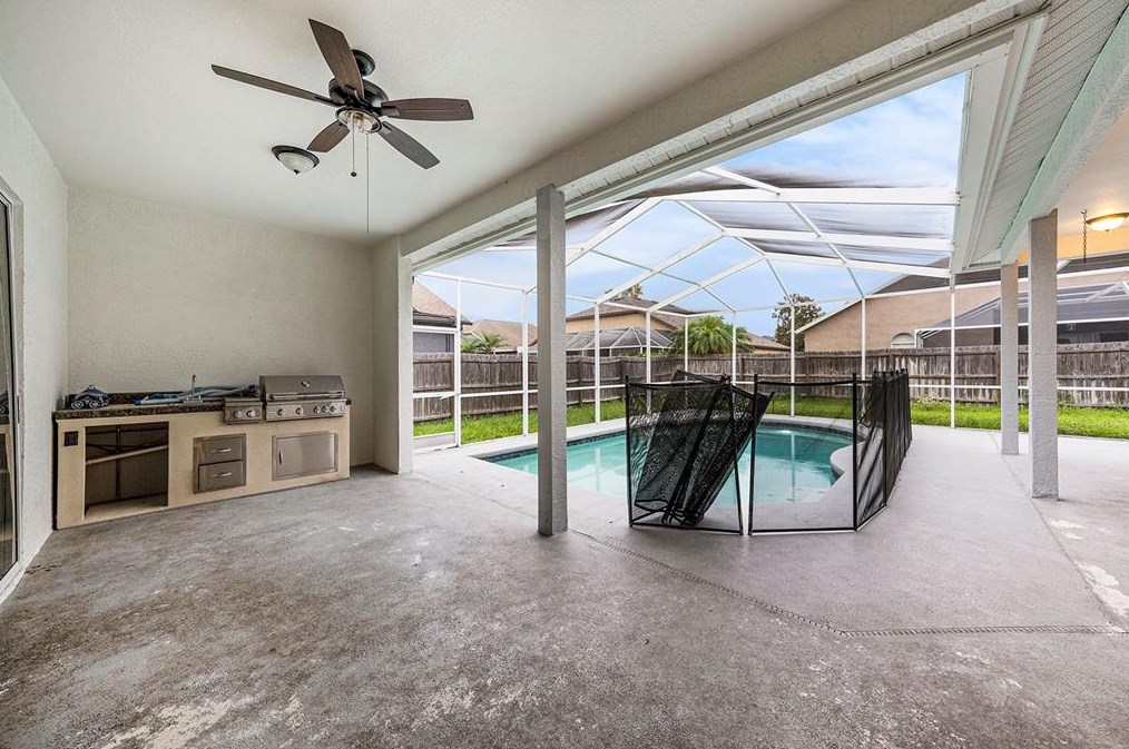 10012 Kingshyre Way, Tampa FL 33647-2875 exterior