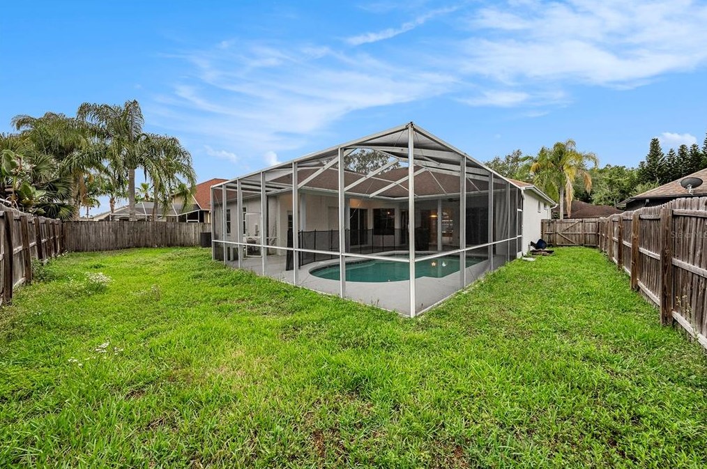 10012 Kingshyre Way, Tampa FL 33647-2875 exterior