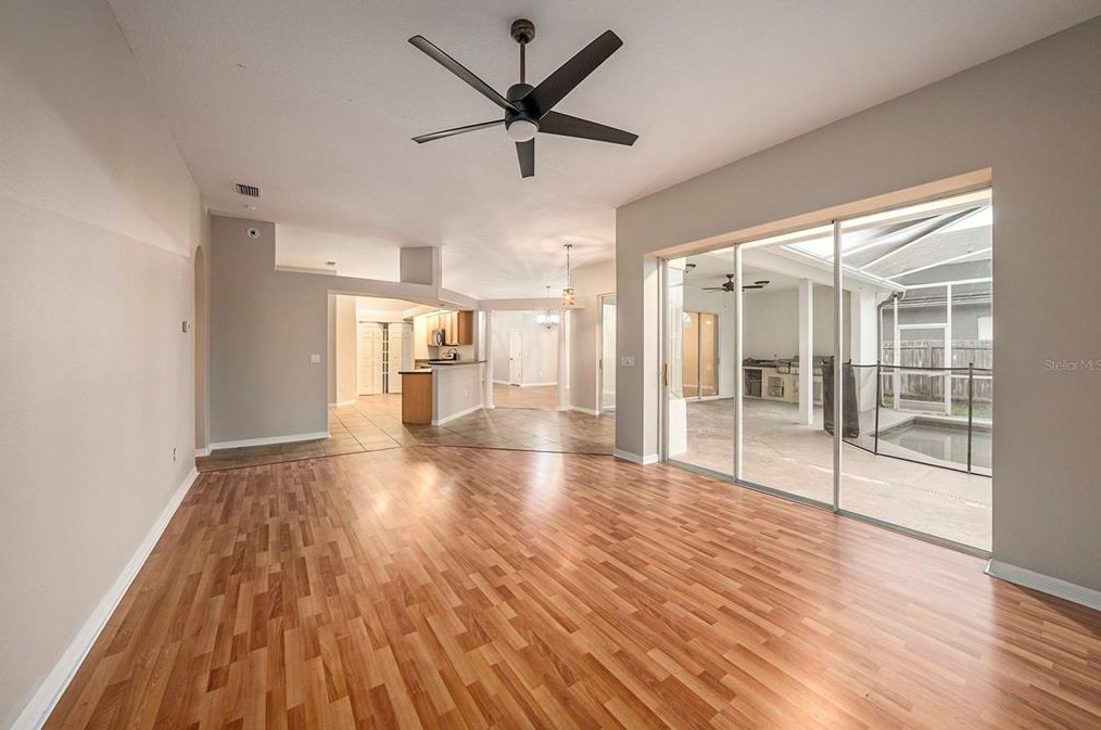 10012 Kingshyre Way, Tampa FL 33647-2875 exterior