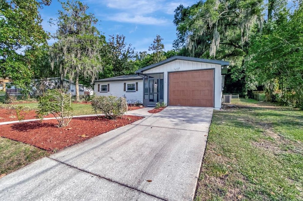 37036 Janet Cir, Dade City FL  33525-5920 exterior
