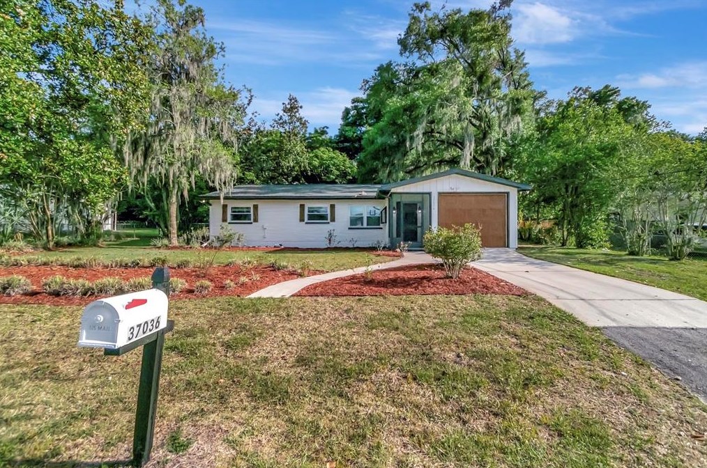 37036 Janet Cir, Dade City FL  33525-5920 exterior