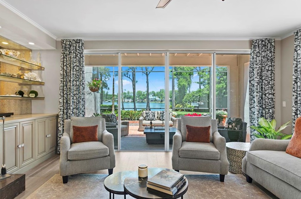 3133 Lk Ellen Dr, Tampa FL 33618-3600 exterior