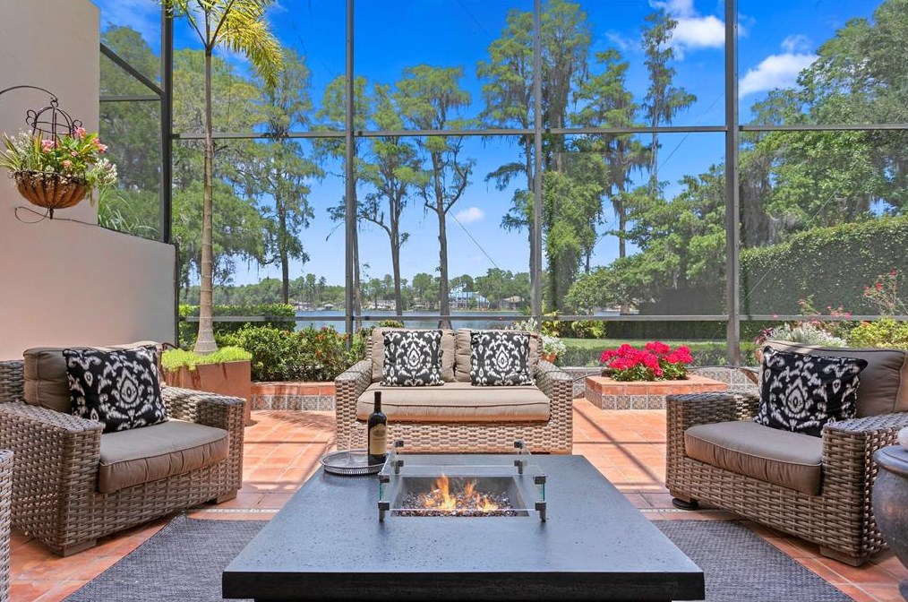 3133 Lk Ellen Dr, Tampa FL 33618-3600 exterior