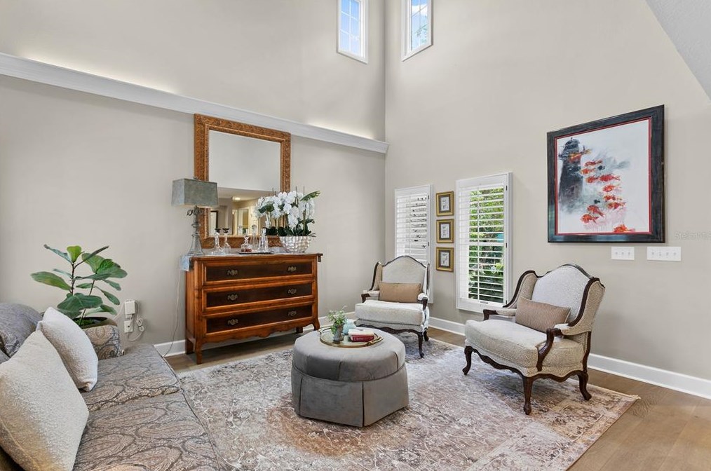 3133 Lk Ellen Dr, Tampa FL 33618-3600 exterior