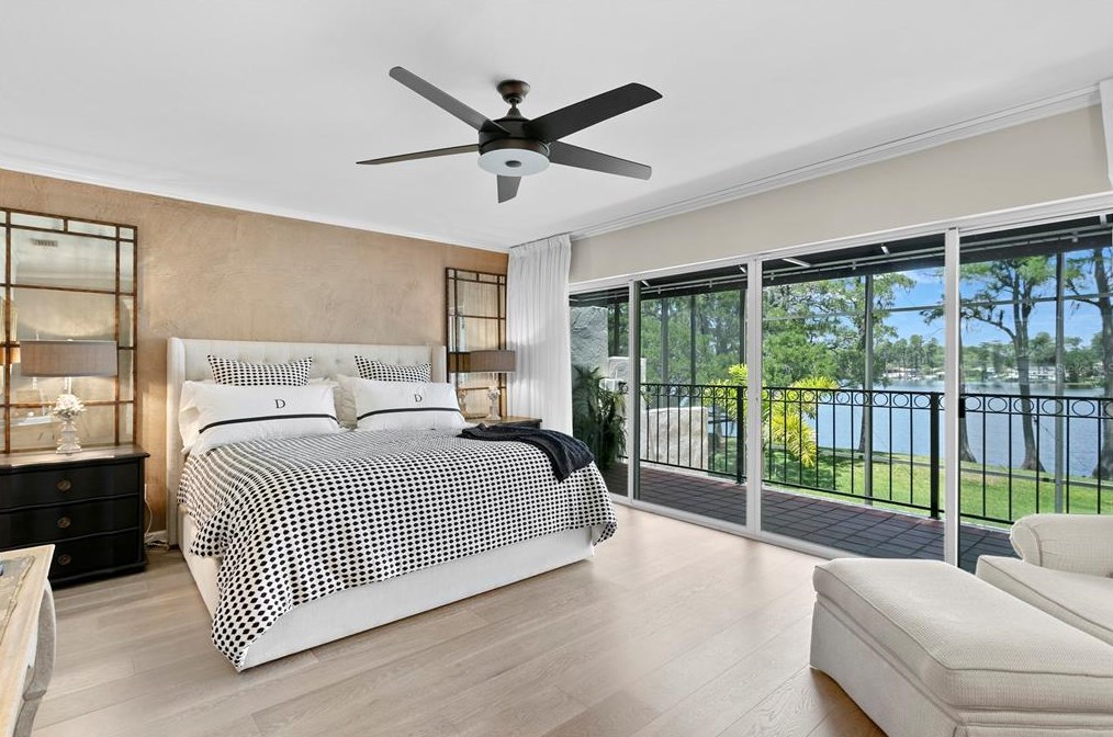 3133 Lk Ellen Dr, Tampa FL 33618-3600 exterior