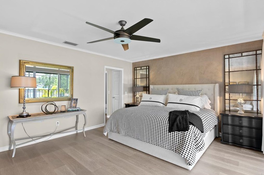 3133 Lk Ellen Dr, Tampa FL 33618-3600 exterior