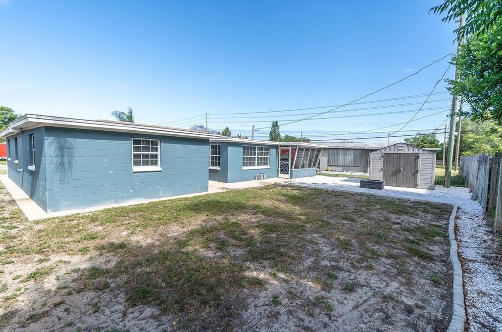 2446 Chancery Dr, Tarpon Springs FL  34690-3917 exterior