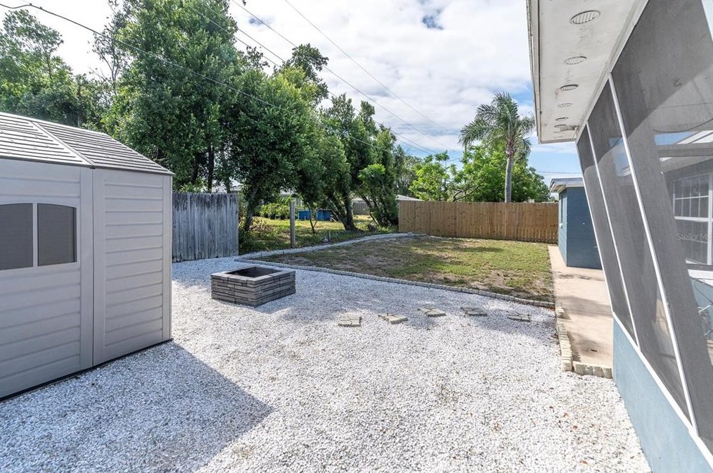 2446 Chancery Dr, Tarpon Springs FL  34690-3917 exterior