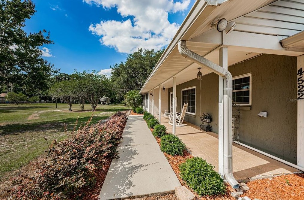 4522 Horseshoe Lake Way, Plant City FL  33565-5386 exterior