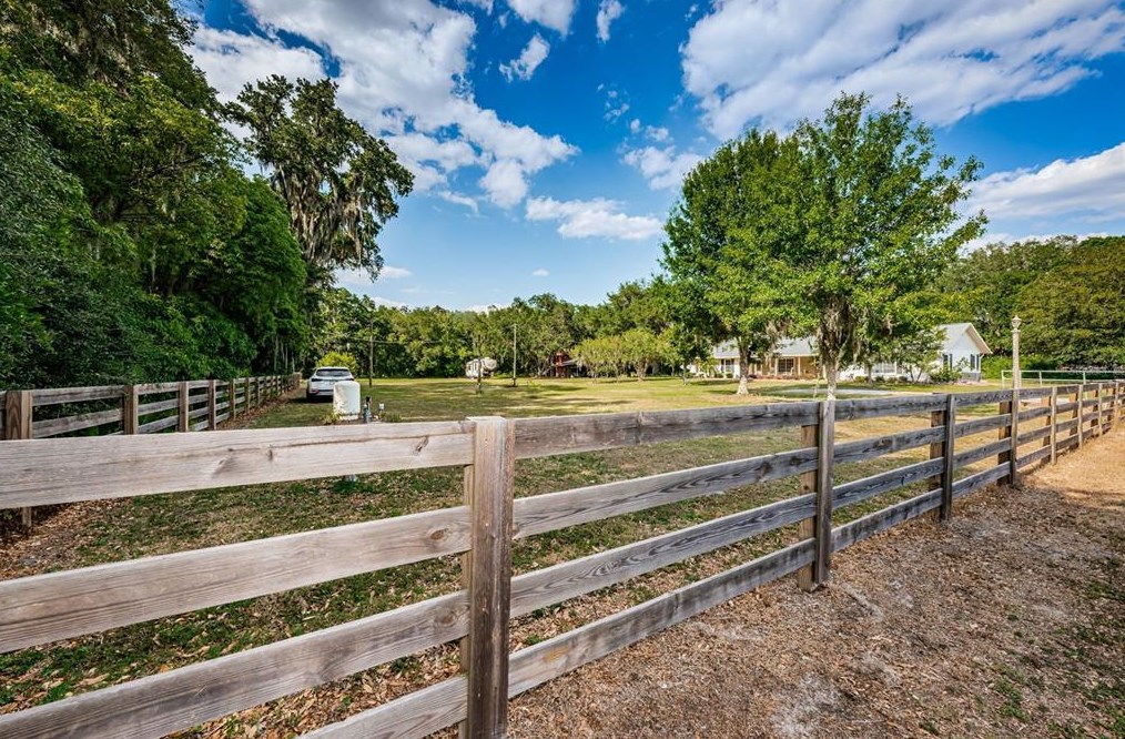 4522 Horseshoe Lake Way, Plant City FL  33565-5386 exterior