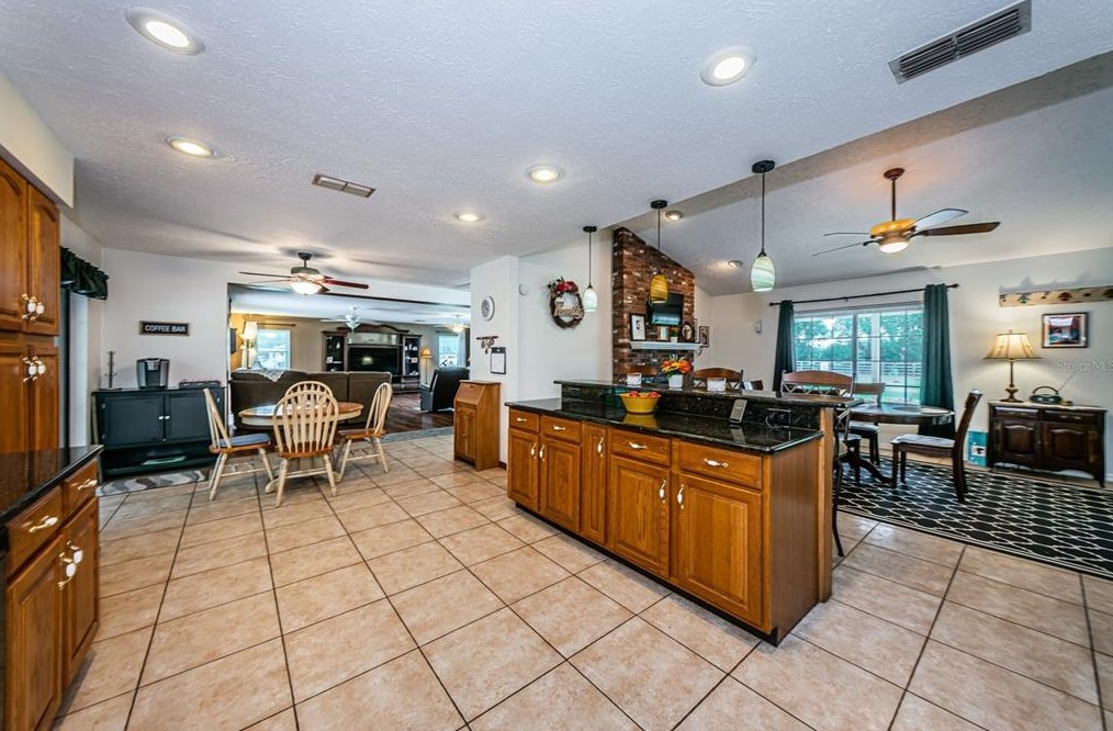 4522 Horseshoe Lake Way, Plant City FL  33565-5386 exterior