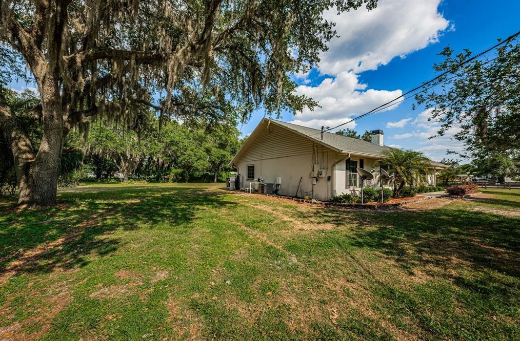 4522 Horseshoe Lake Way, Plant City FL  33565-5386 exterior