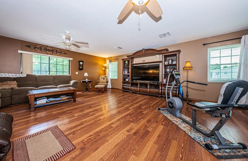 4522 Horseshoe Lake Way, Plant City FL  33565-5386 exterior