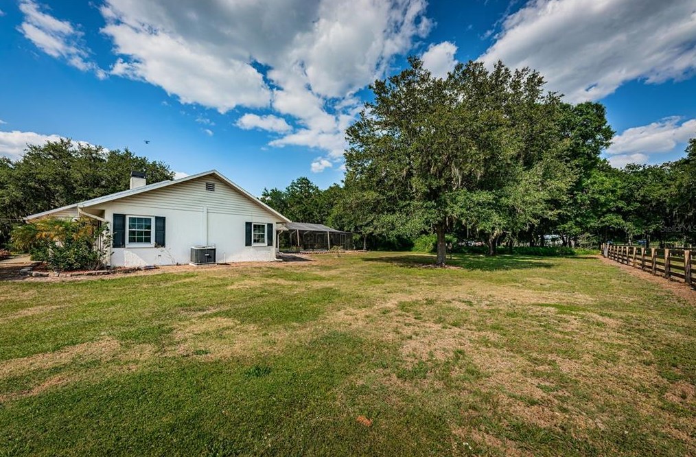 4522 Horseshoe Lake Way, Plant City FL  33565-5386 exterior
