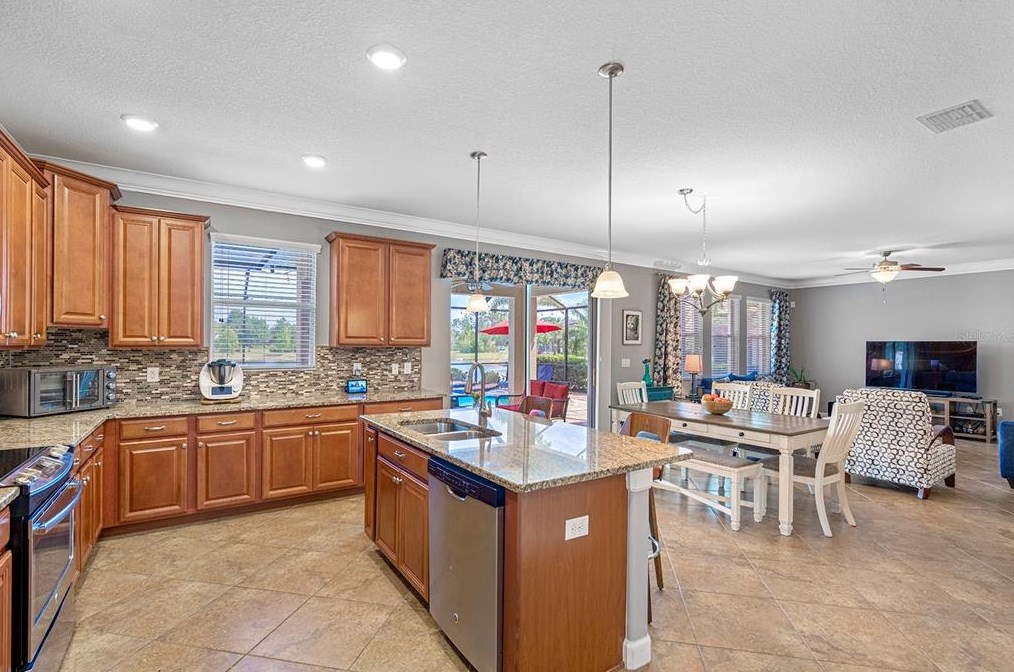 11857 Frost Aster Dr, Riverview FL  33579-4101 exterior