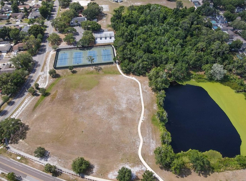 516 Emberwood Dr, Brandon FL  33511-7960 exterior