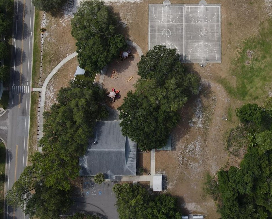 516 Emberwood Dr, Brandon FL  33511-7960 exterior