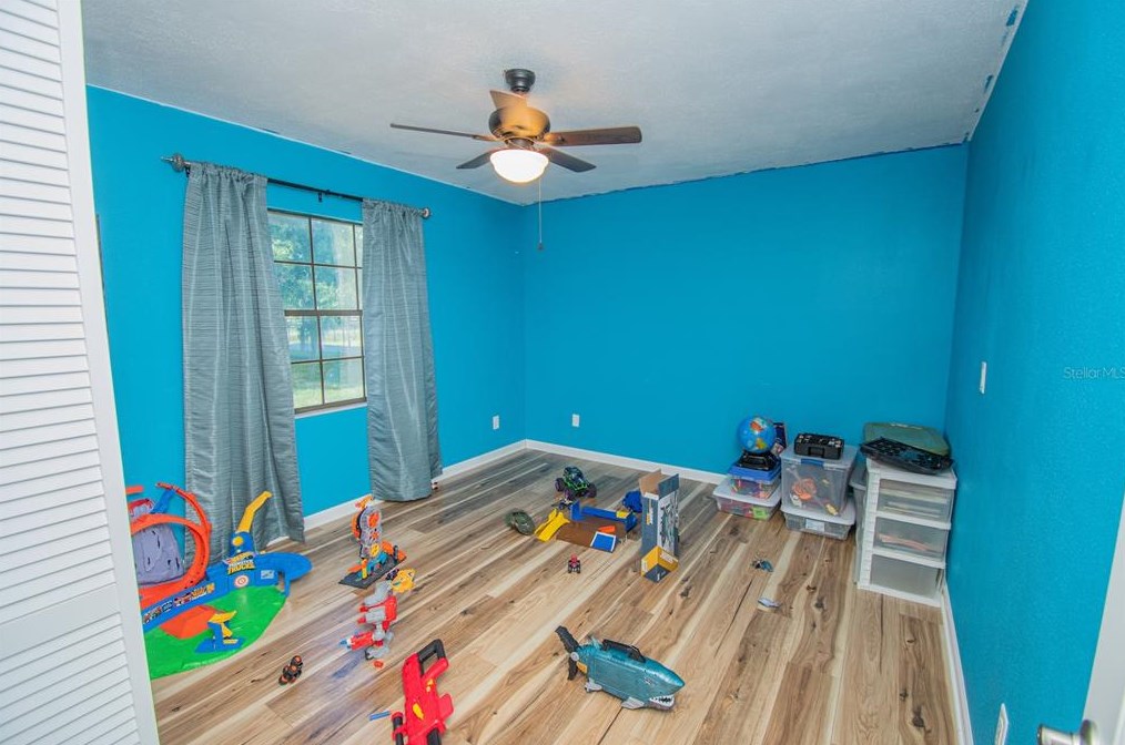 4805 Bugg Rd, Plant City FL  33567-2548 exterior