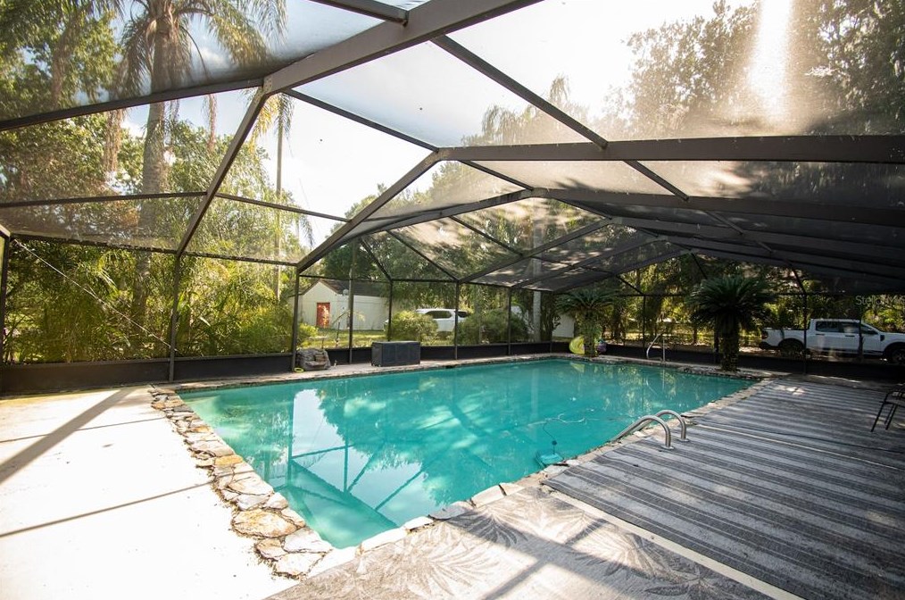 4805 Bugg Rd, Plant City FL  33567-2548 exterior