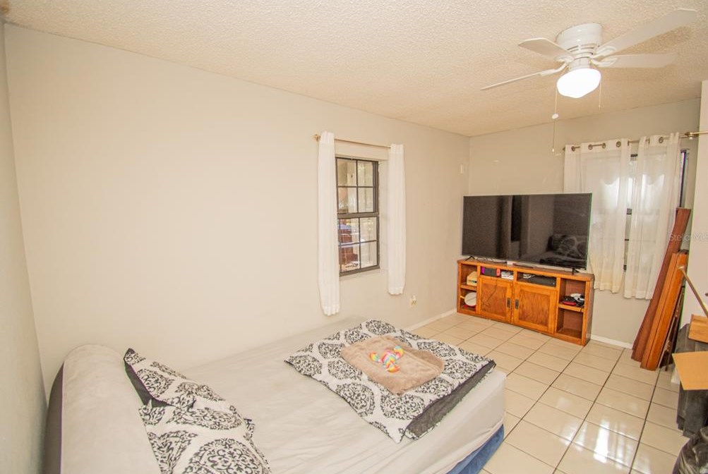 4805 Bugg Rd, Plant City FL  33567-2548 exterior