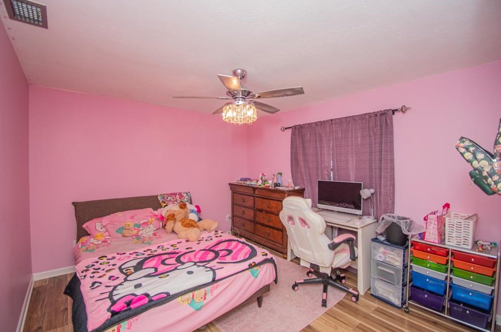 4805 Bugg Rd, Plant City FL  33567-2548 exterior