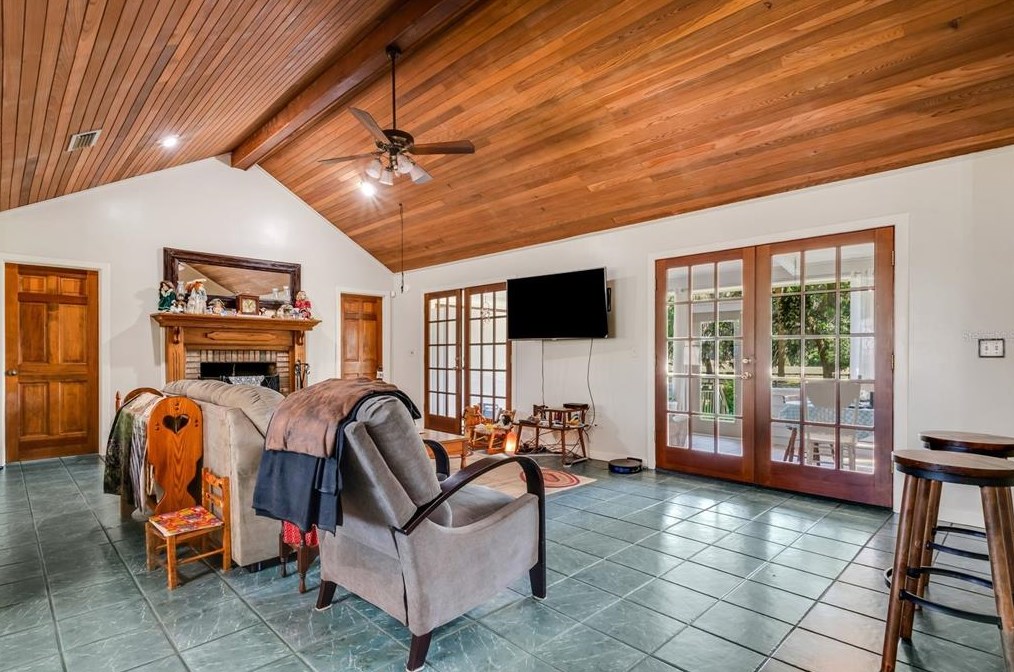 3680 Swindell Rd, Plant City FL  33565-2551 exterior