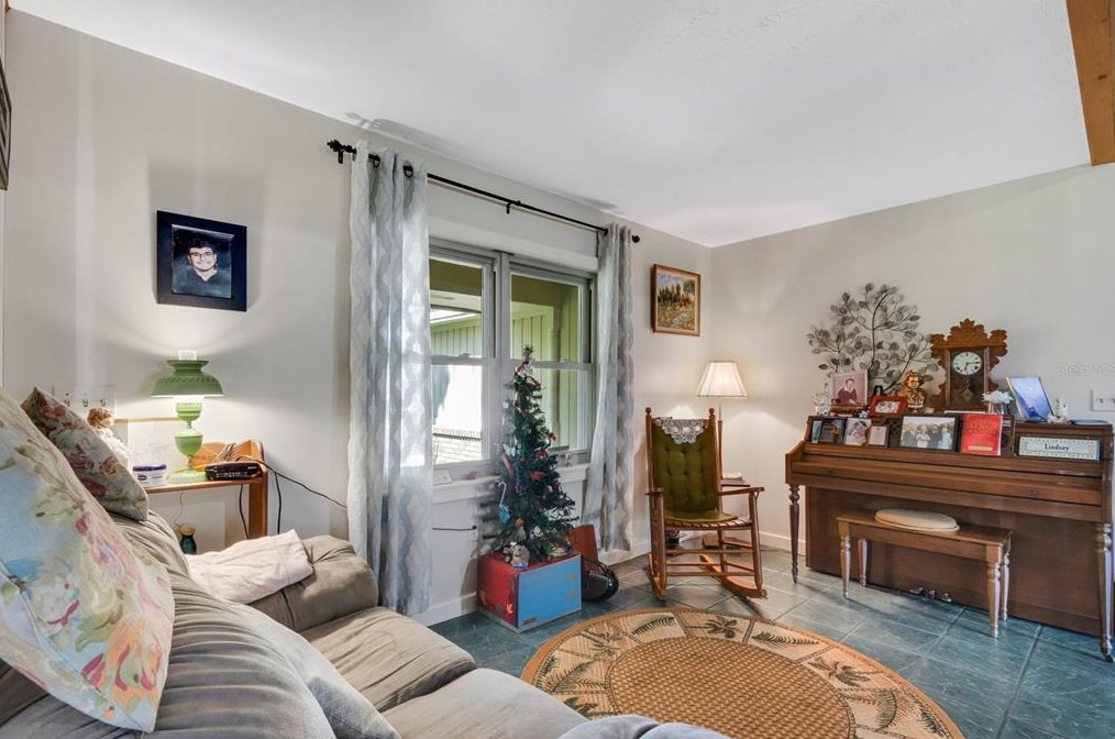 3680 Swindell Rd, Plant City FL  33565-2551 exterior