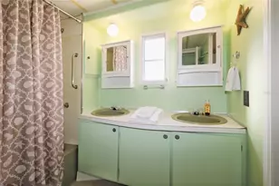 116 W St Johns Wy, Apollo Beach, FL 33572 - Photo 17