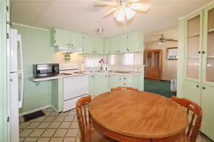 116 W St Johns Wy, Apollo Beach, FL 33572 - Photo 7