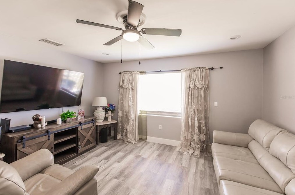 1838 1st Ave, Bradenton FL  34208-1404 exterior