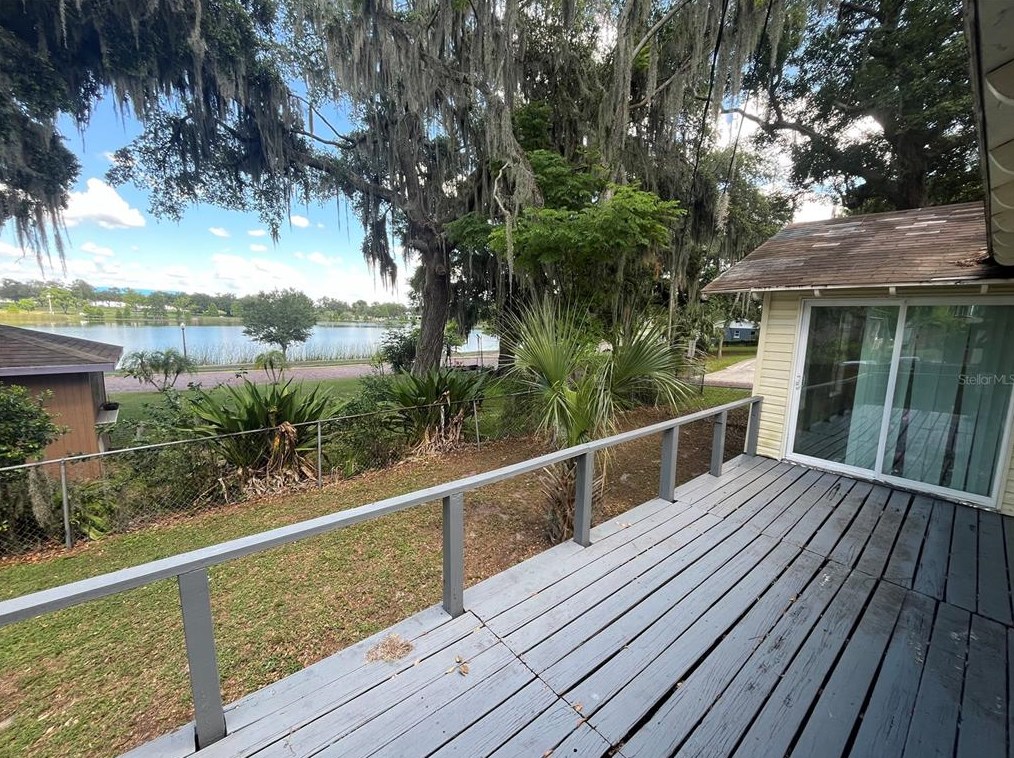 1027 Lime St, Lakeland FL  33815-4351 exterior