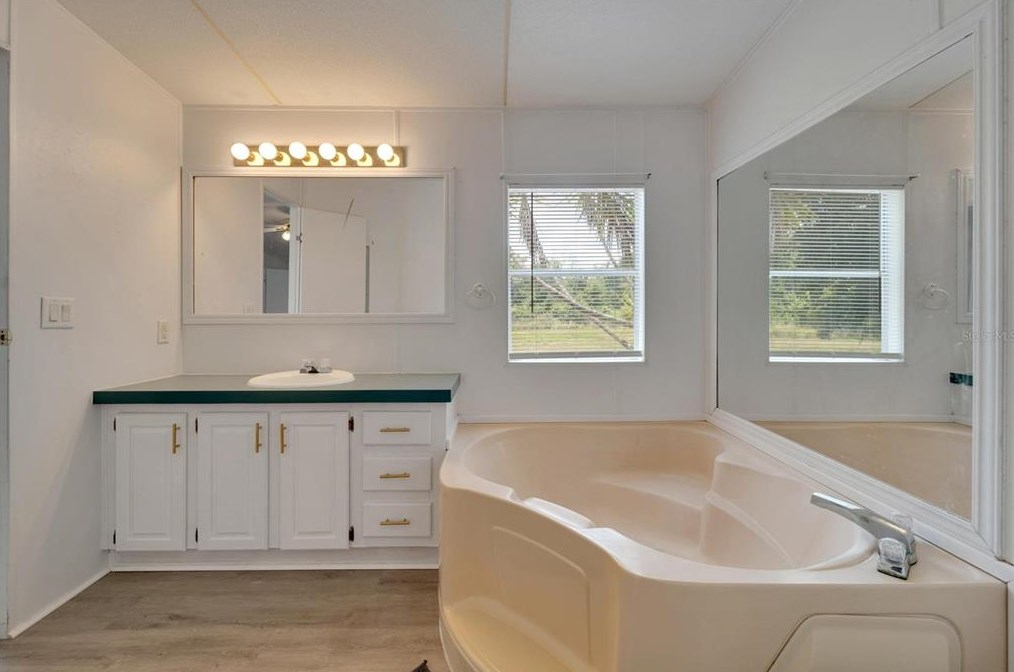 6029 Bob Head Rd, Plant City FL  33565-4916 exterior