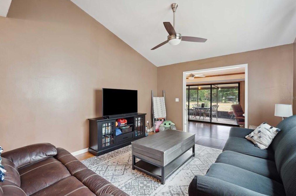 35138 Whispering Oaks Blvd, Dade City FL  33523-8961 exterior