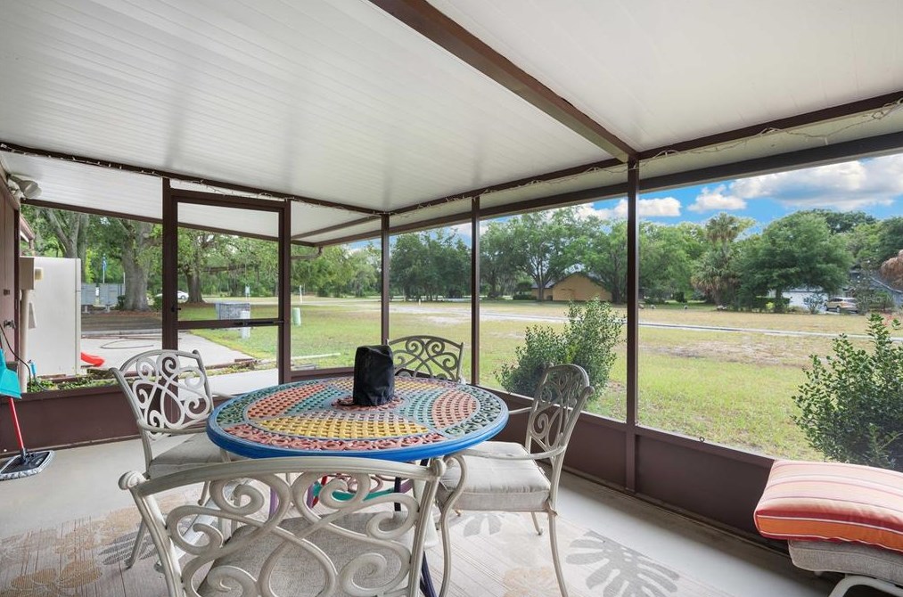 35138 Whispering Oaks Blvd, Dade City FL  33523-8961 exterior