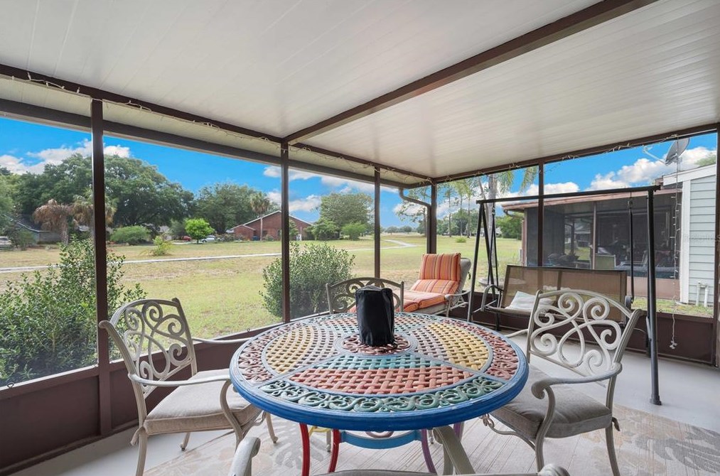 35138 Whispering Oaks Blvd, Dade City FL  33523-8961 exterior