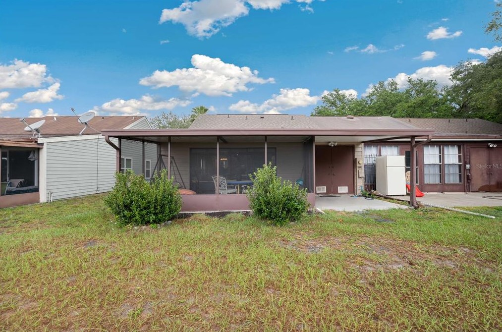 35138 Whispering Oaks Blvd, Dade City FL  33523-8961 exterior