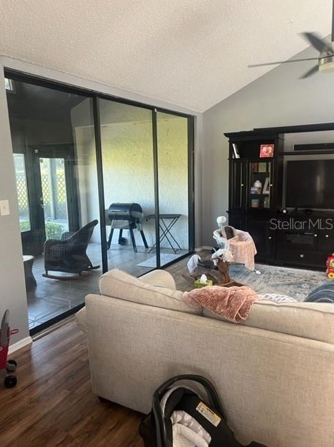104 Capri Ct, Plant City FL  33566-6716 exterior