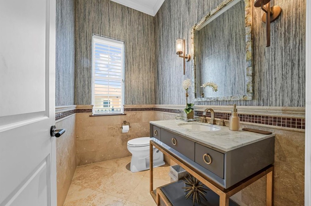 4919 Melrose Ave, Tampa FL 33629-5527 exterior