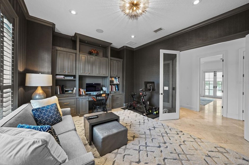 4919 Melrose Ave, Tampa FL 33629-5527 exterior