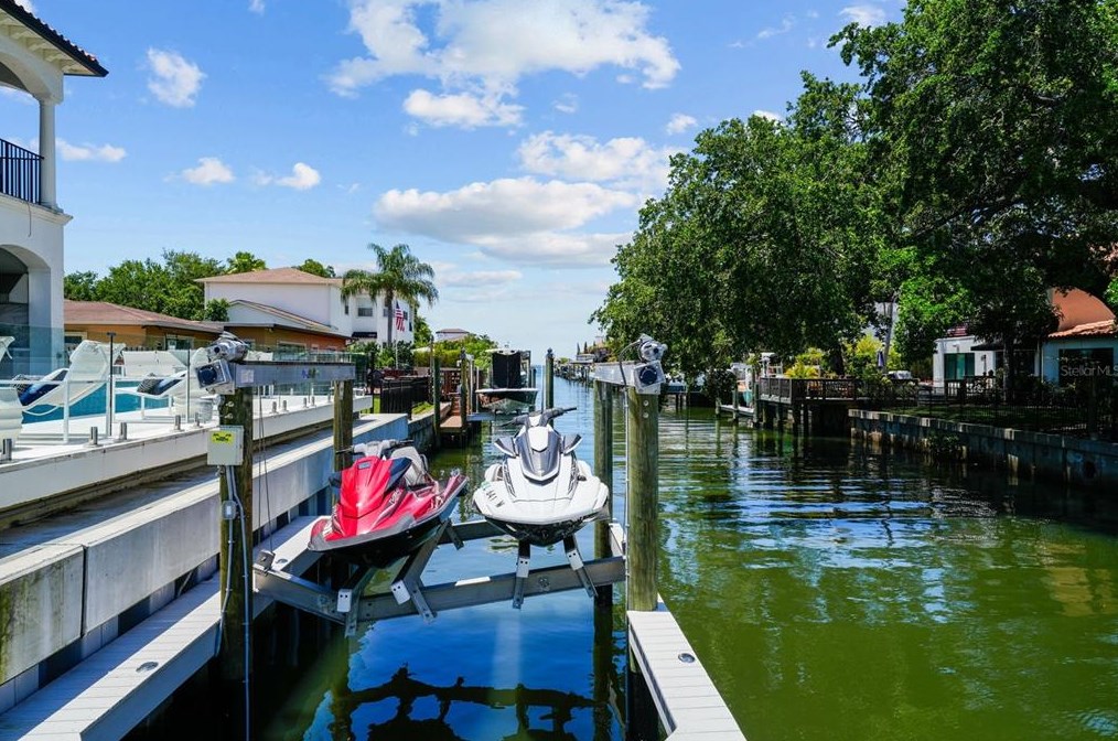 4919 Melrose Ave, Tampa FL 33629-5527 exterior