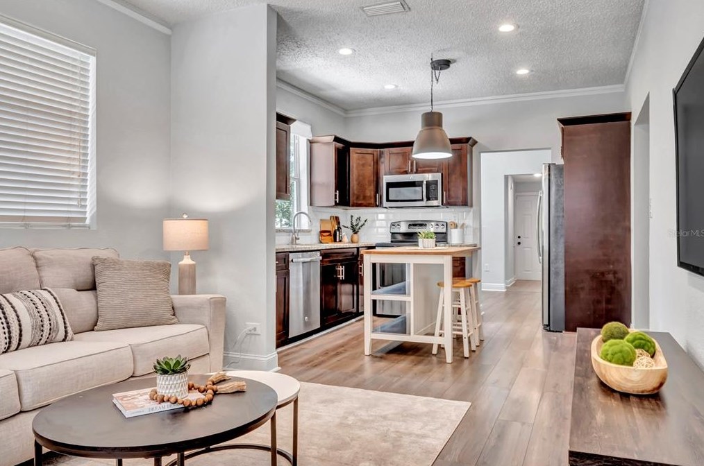 3005 Douglas St, Tampa FL  33607-1215 exterior