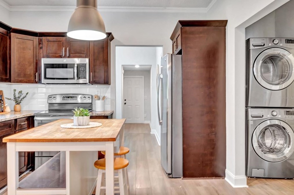 3005 Douglas St, Tampa FL  33607-1215 exterior