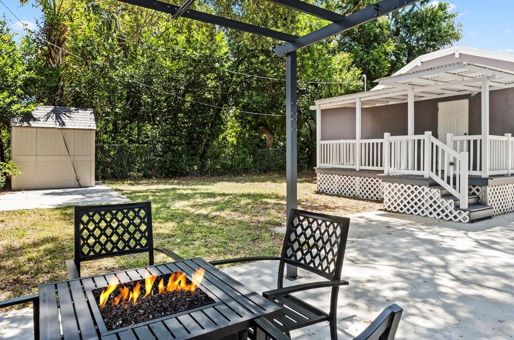 3005 Douglas St, Tampa FL  33607-1215 exterior