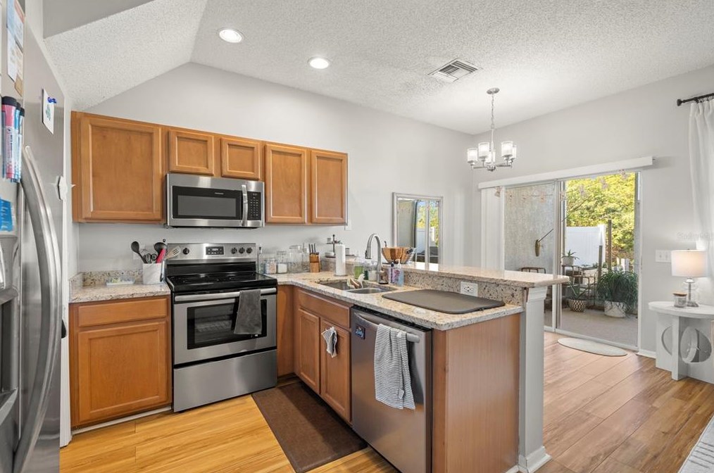 522 Black Lion Dr, Saint Petersburg FL  33716-3472 exterior