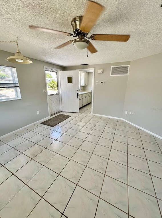 1001 Heron Ct, Dunedin FL  34698-8209 exterior