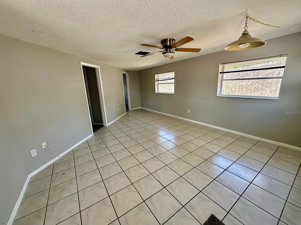 1001 Heron Ct, Dunedin FL  34698-8210 exterior