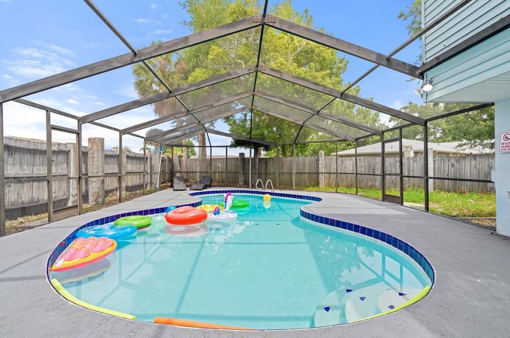 7208 Chesswood Ct, Tampa FL exterior